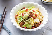 包菜炒肉的做法