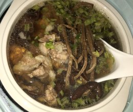 茶树菇排骨汤的做法