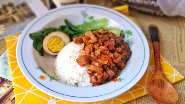 #肉食主义狂欢#懒妈早餐必备，低油版卤肉饭的做法