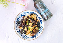 木耳炒蛋的做法