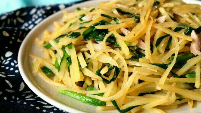 韭菜土豆丝炒肉丝的做法