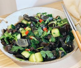 #珍选捞汁 健康轻食季#捞汁黄瓜云耳伴皮蛋的做法