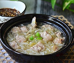 家常菜「东北酸菜炖肉」的做法