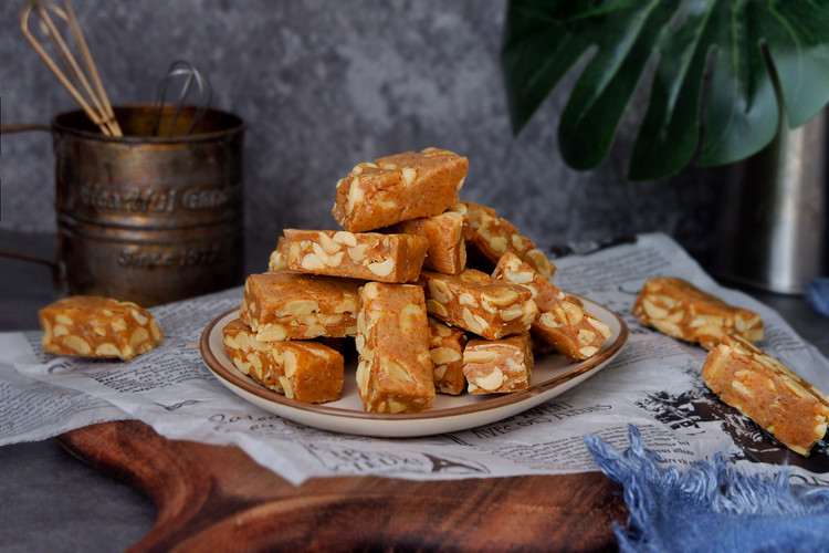 焦糖海盐花生太妃糖的做法