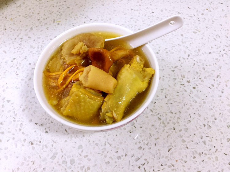 野生菌火锅的做法