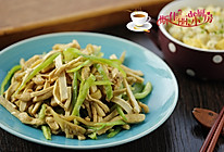 青椒榨菜干子炒鸡丝的做法