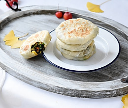 薄皮大馅的素菜馅饼 #快手又营养,我家的冬日必备菜品#的做法