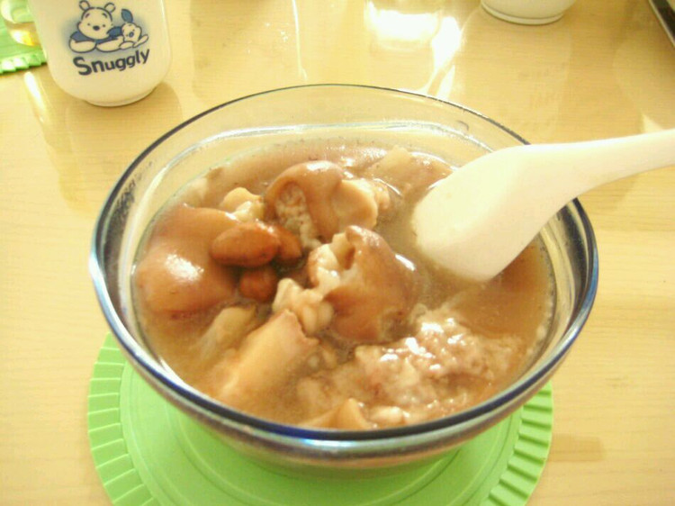 猪蹄黄豆汤的做法
