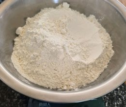 普通面粉变成蛋糕粉(低筋面粉)的做法