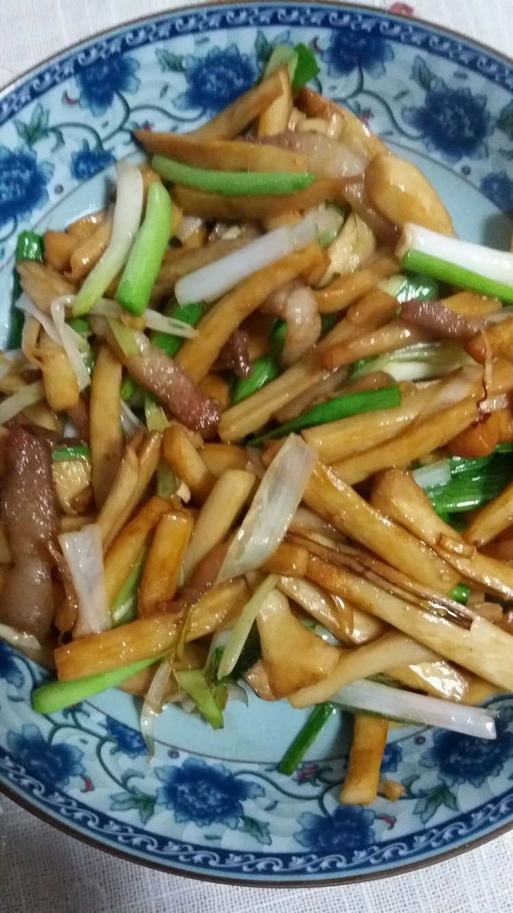 杏鲍菇炒蒜苗的做法