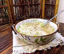 瘦肉金针菇汤的做法