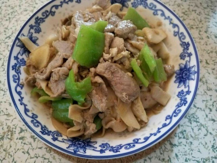 鸡腿菇炒肉片（杏鲍菇炒肉片）的做法