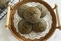 #流感季饮食攻略#黑芝麻小餐包的做法