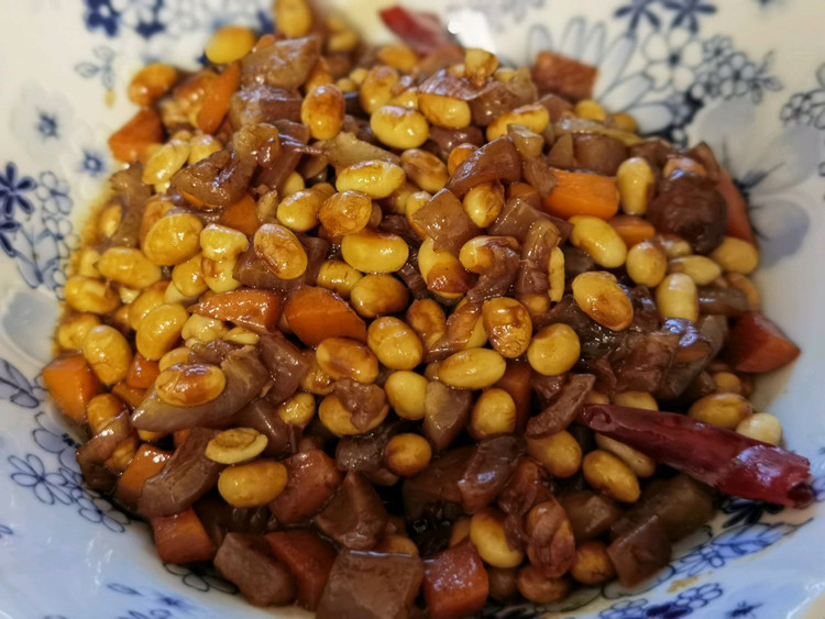 黄豆炒肉皮的做法