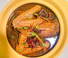 春季进补菌菇鸽子汤气血双补的做法
