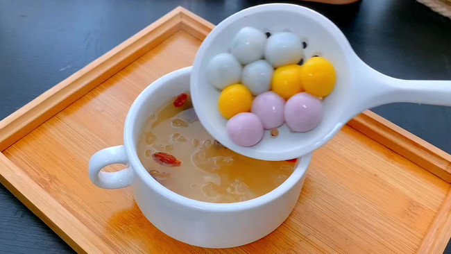 银耳酒酿小汤圆 #最是家乡味 冬至大如年#的做法