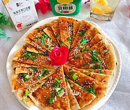 #暖冬酱在手，嗨吃部队锅#四步教你做酱香饼的做法