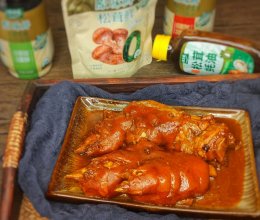 #厨房鲜香秘诀，太太乐松茸鲜，一餐一筷见鲜香#卤猪蹄的做法