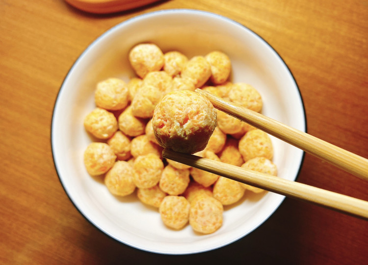 可煎可烤可煮～鸡胸肉丸子～的做法
