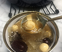 银耳莲子羹的做法
