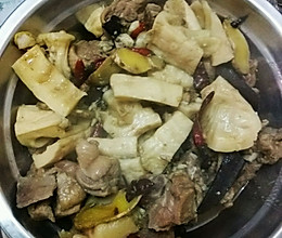 笋子烧鸭子的做法
