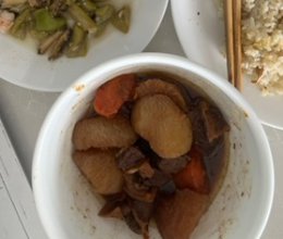 萝卜牛腩煲的做法