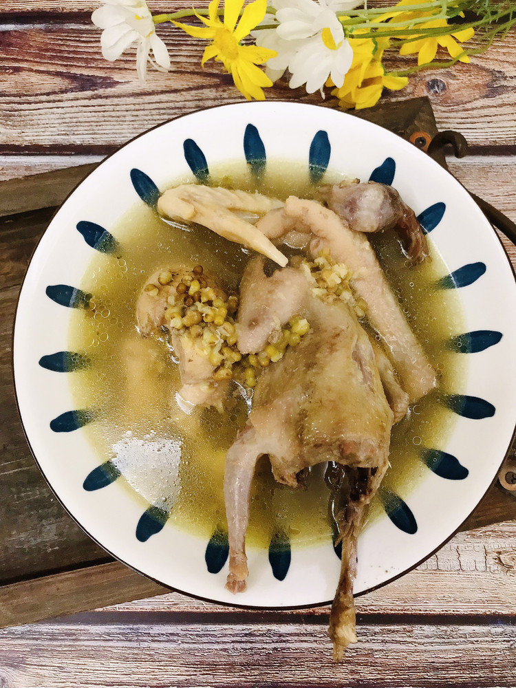 鸽子炖鸡汤的做法