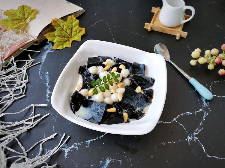 清热消暑—丸子龟苓膏的做法