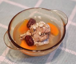 #美味开学季#健脾祛湿的营养靓汤～胡萝卜薏米猪骨汤的做法
