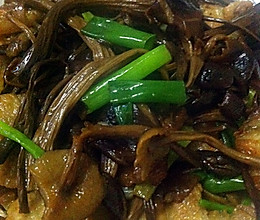 茶树菇炒五花肉的做法