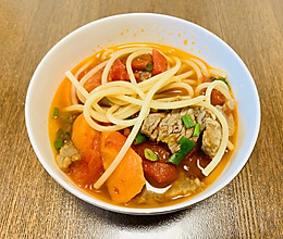 西红柿牛肉面的做法