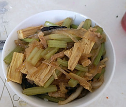 芹菜腐竹的做法