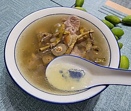 橄榄石槲麦冬瘦肉炖汤~的做法