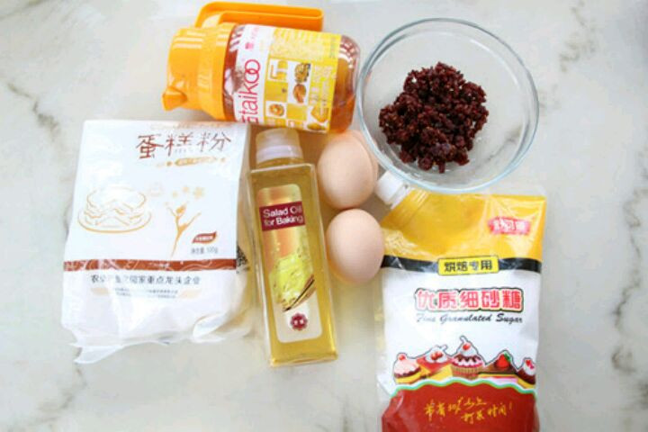 蔓越莓蜂蜜小蛋糕图2