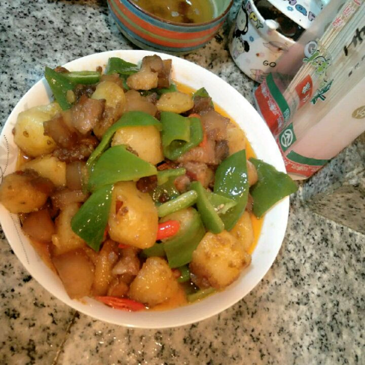 土豆红烧肉图1