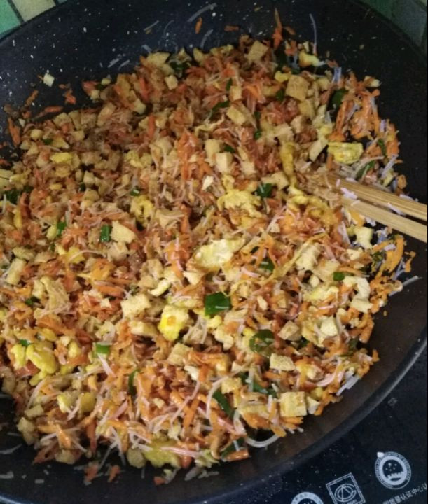 胡萝卜 鸡蛋 冻豆腐 粉丝包子图1