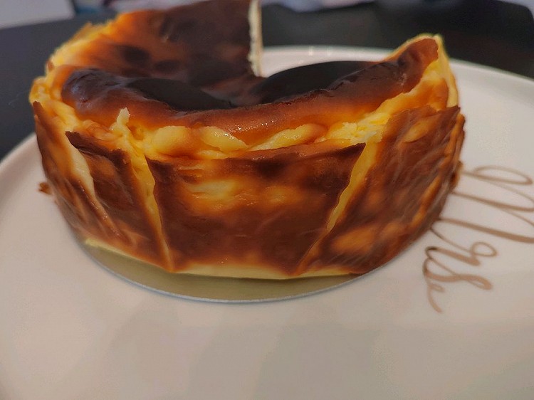 周末早安吖 一大早的甜 是巴斯克给的😋图1
