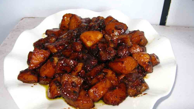 红烧肉烧土豆块的做法