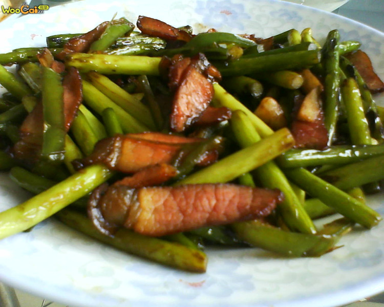 蒜苔炒腊肉的做法